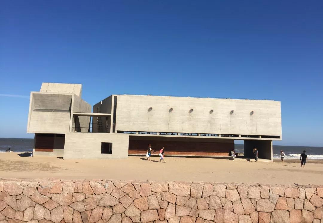 这座长城起源的城市,如今成了有钱人的后花园