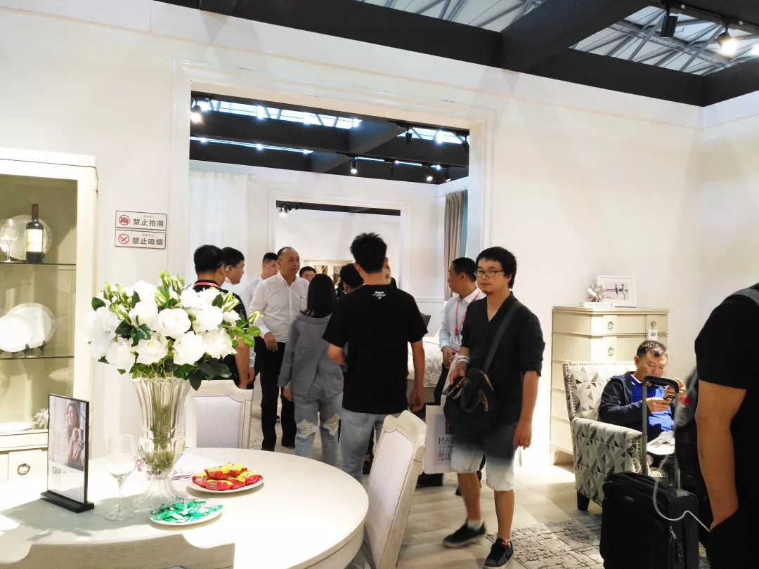 环美雷格西跟什么牌子一个档次,美国品牌环美雷格西家具的讲解