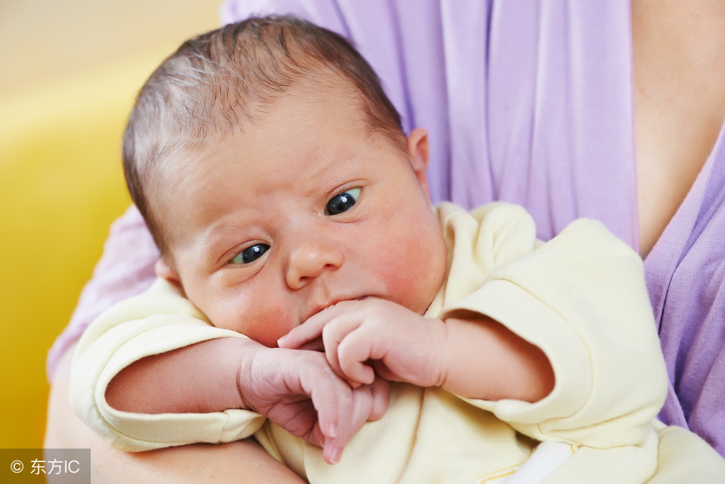 宝宝真假“斗鸡眼”怎么分辨？如何预防和治疗宝宝斗鸡眼？