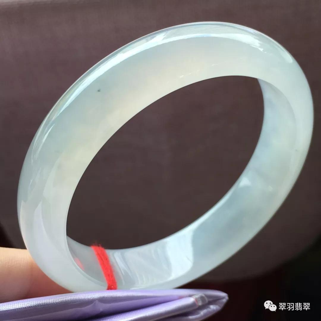 手镯戴不进手上怎么办,手镯胖了摘不下来有什么玄学