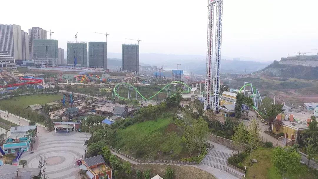 重庆欢乐谷好玩还是融创好玩,重庆欢乐谷好玩还是方特