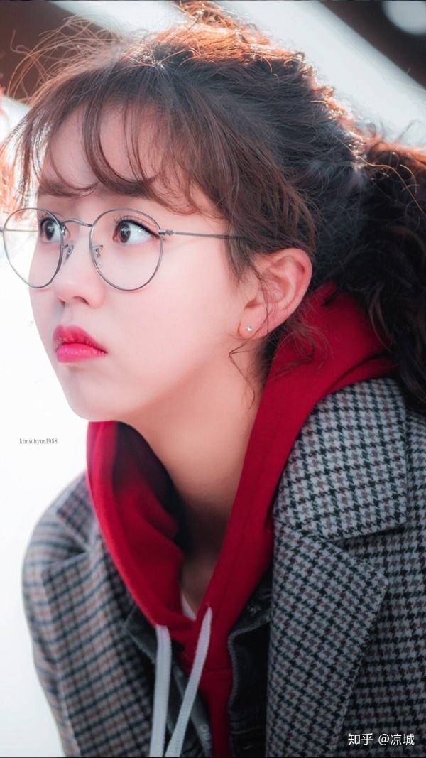 金所炫金裕贞红毯,金裕贞金所炫韩国人气