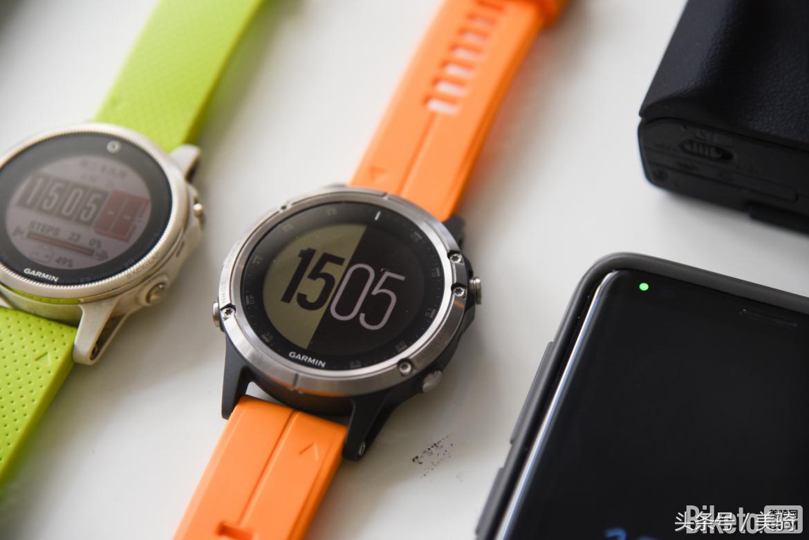 佳明飞耐时fenix5拆解,佳明fenix5运动手表值得买吗