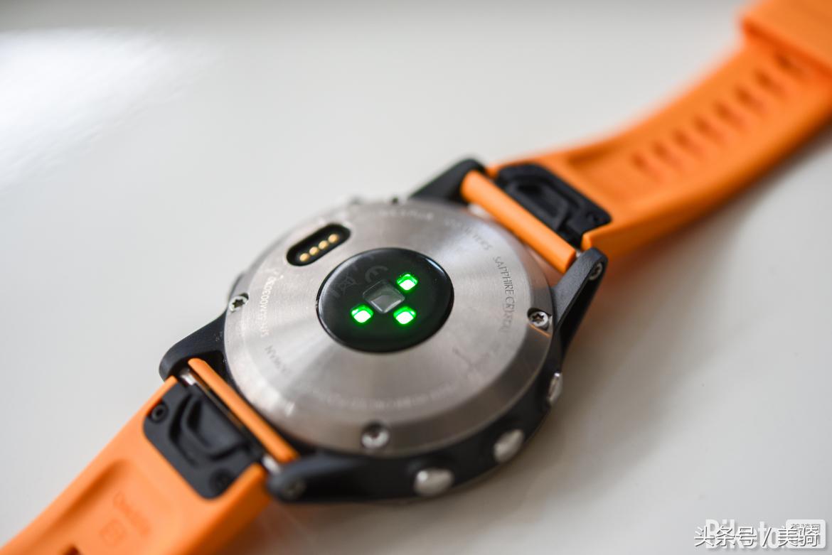 佳明飞耐时fenix5拆解,佳明fenix5运动手表值得买吗