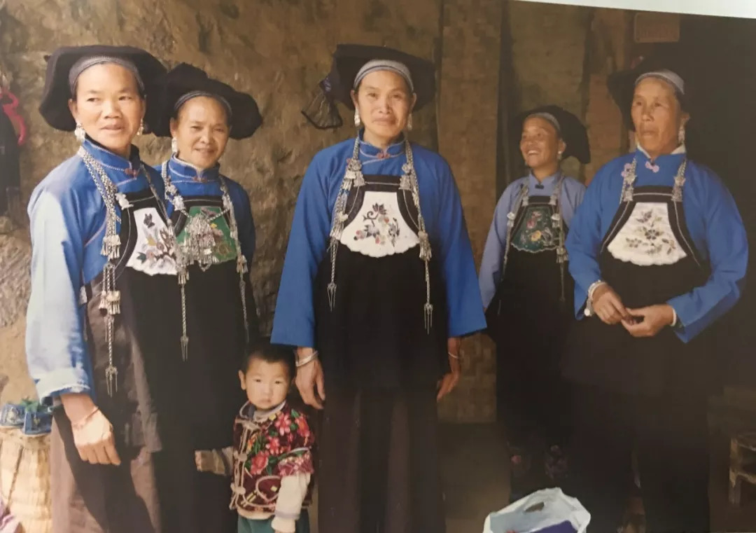 广西壮族服饰,广西百色壮族服饰