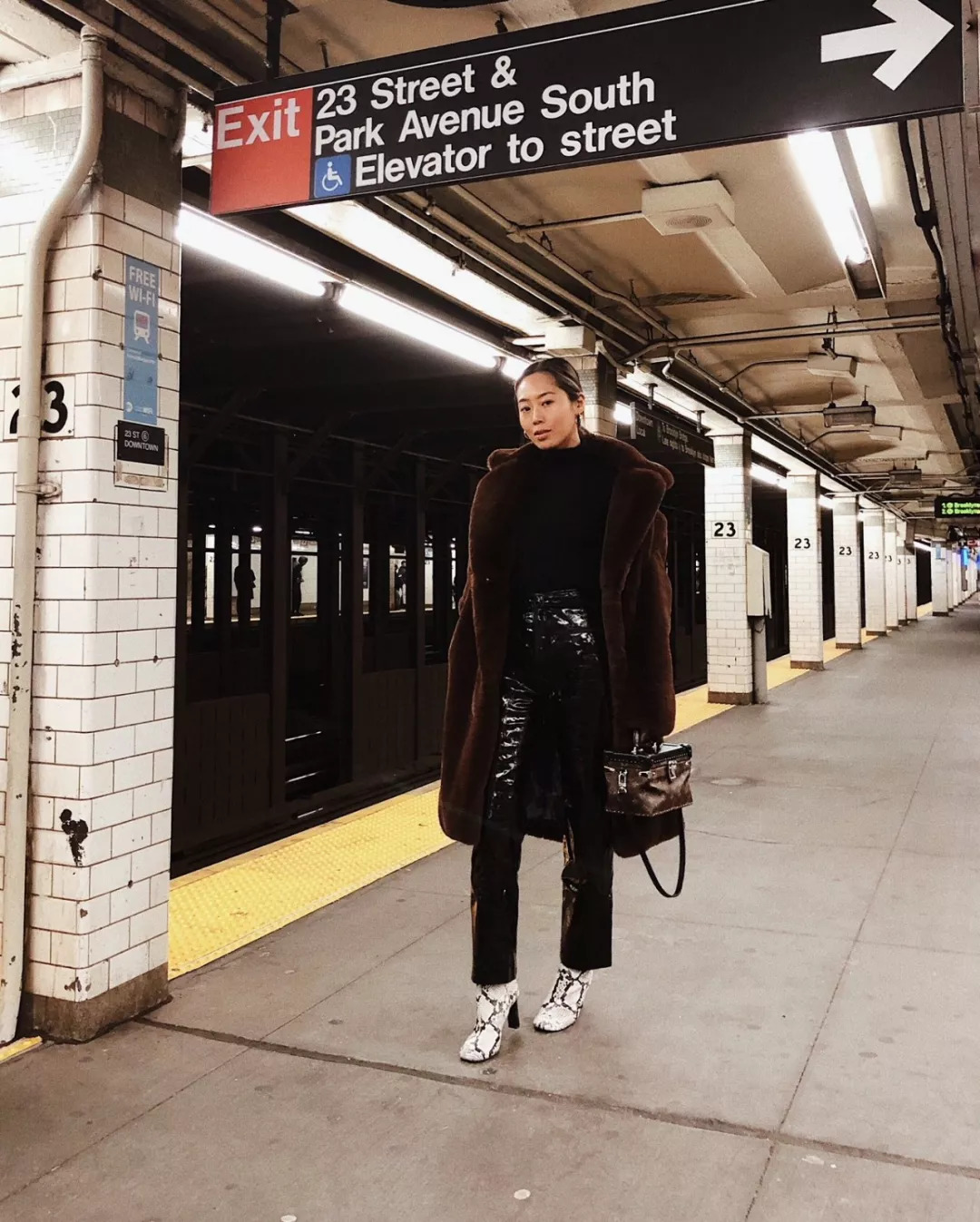 皮一下才开心歌曲,听说皮肤细腻的人都怕痒