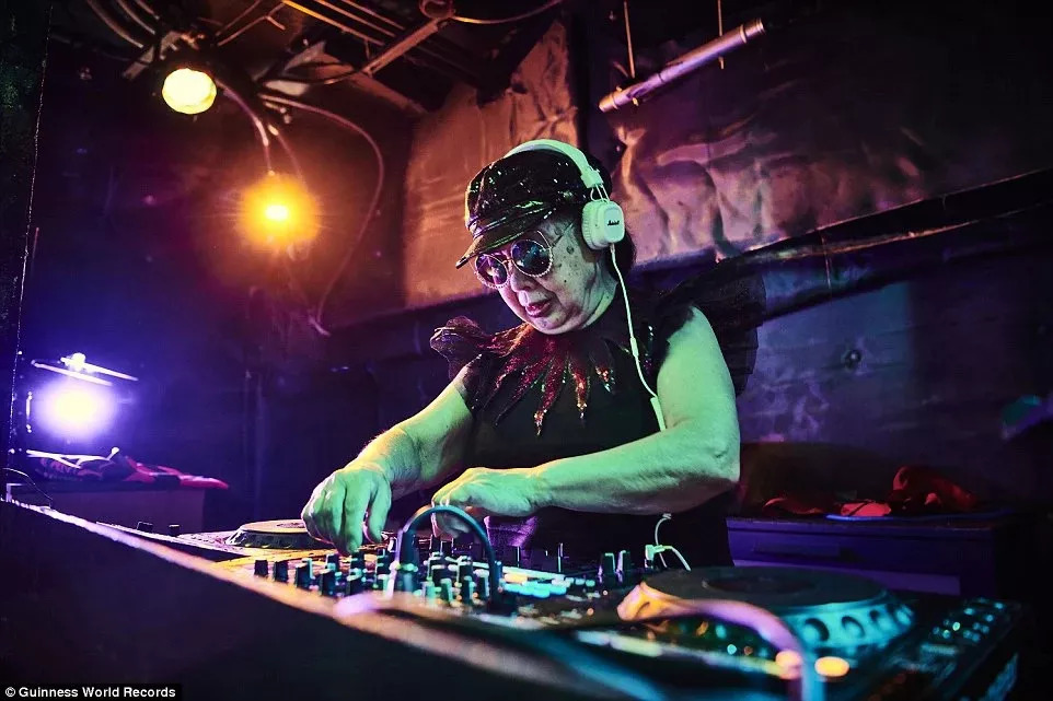 吉尼斯世界纪录怪异纸飞机,各种吉尼斯世界纪录大全