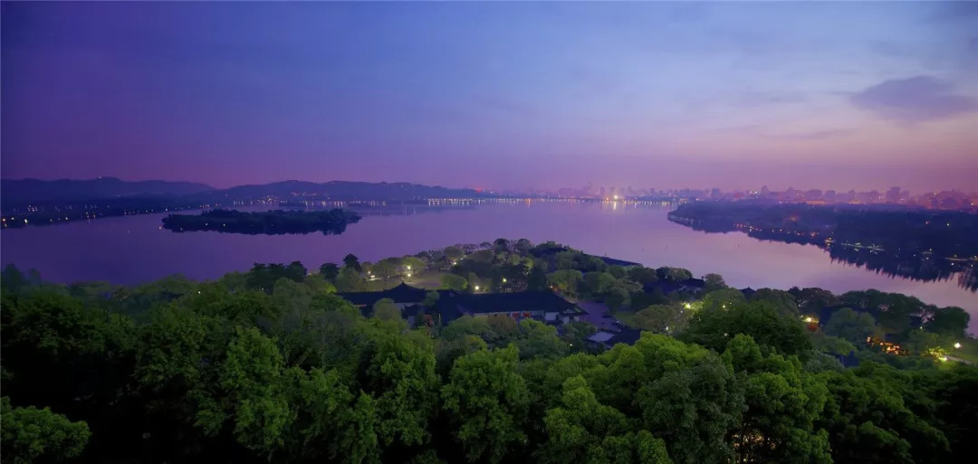 真正的枕西湖水而眠｜西子宾馆，全杭州离西湖最近的床