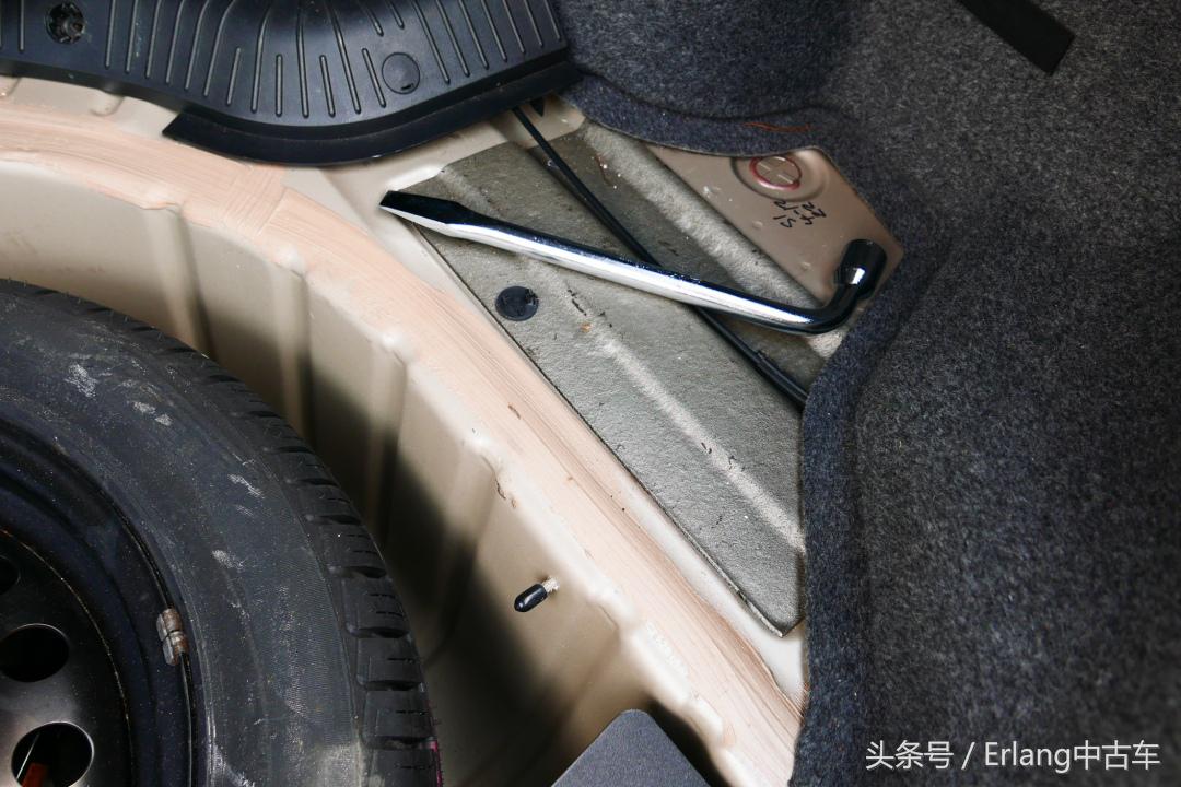 腔调与情怀彰显品位的奢华JAGUARX-TYPE