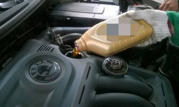 网售名牌假机油被查获涉案超1亿,市场上假机油泛滥