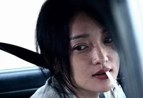 周迅20年前就一脸斑?日本30天击碎顽固斑的好物,快让她用用!