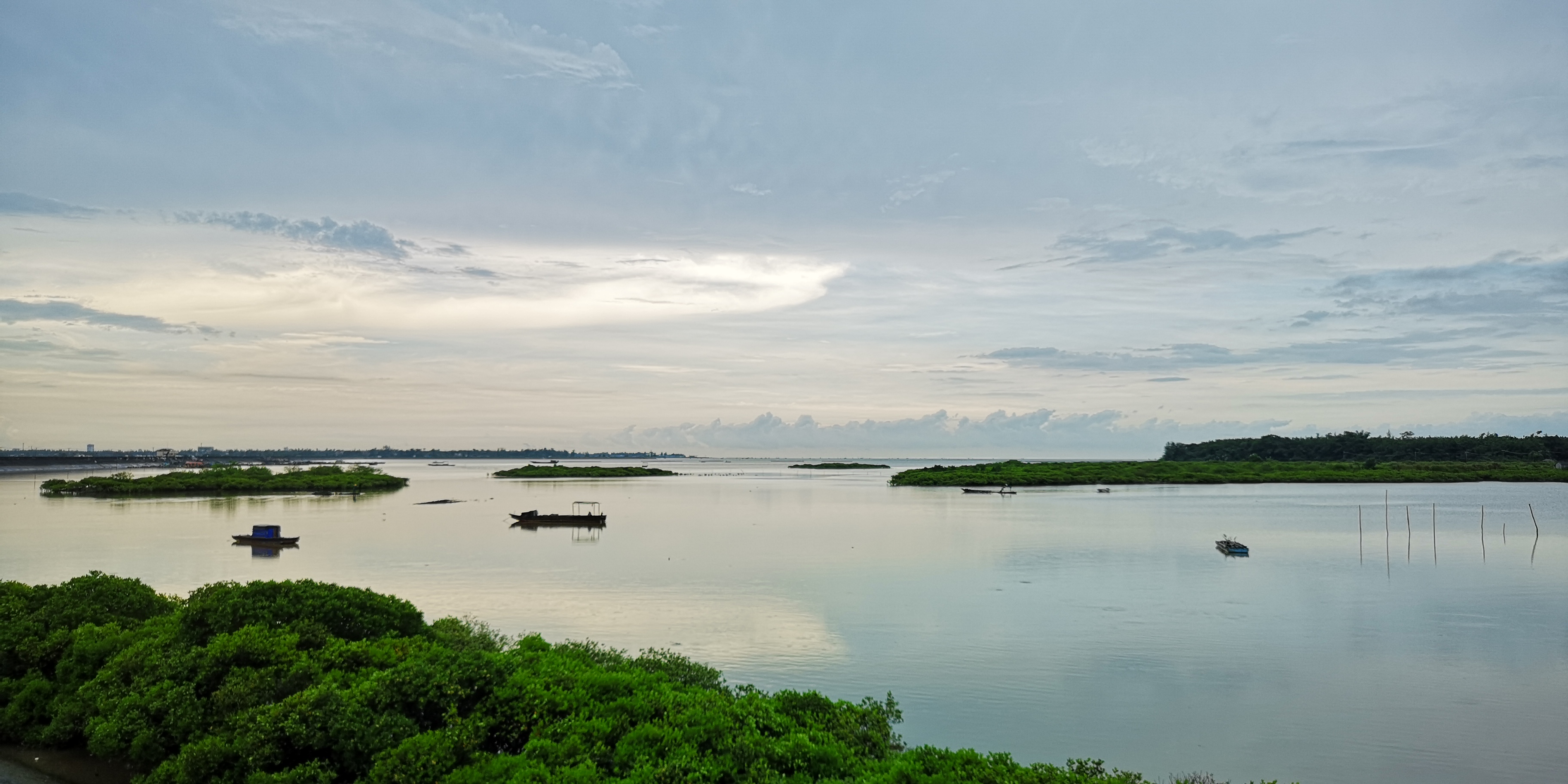 银滩吃海鲜攻略,银滩海鲜大餐推荐