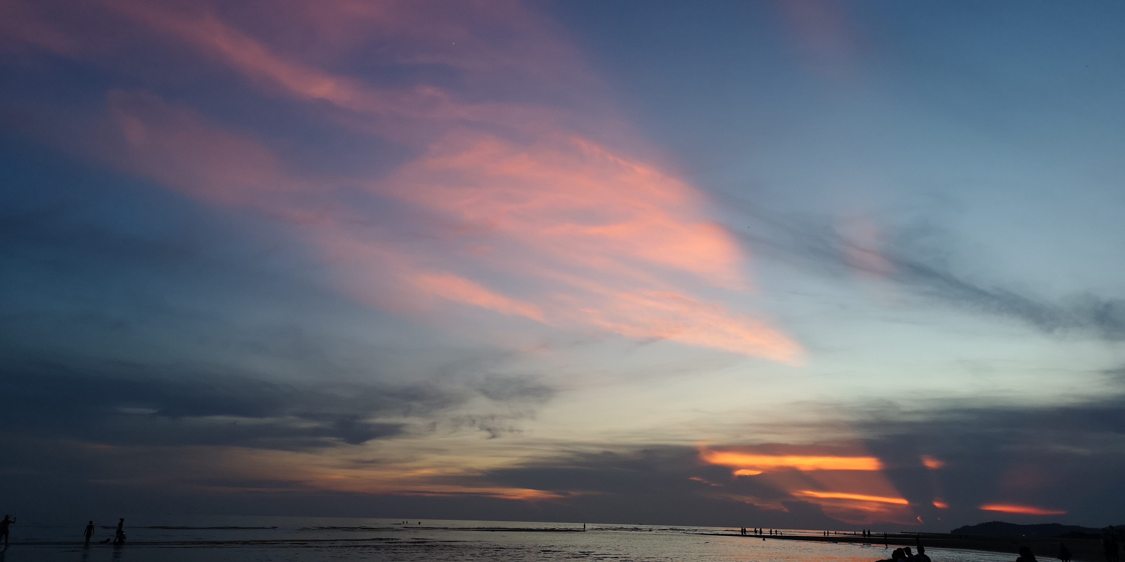 银滩吃海鲜攻略,银滩海鲜大餐推荐