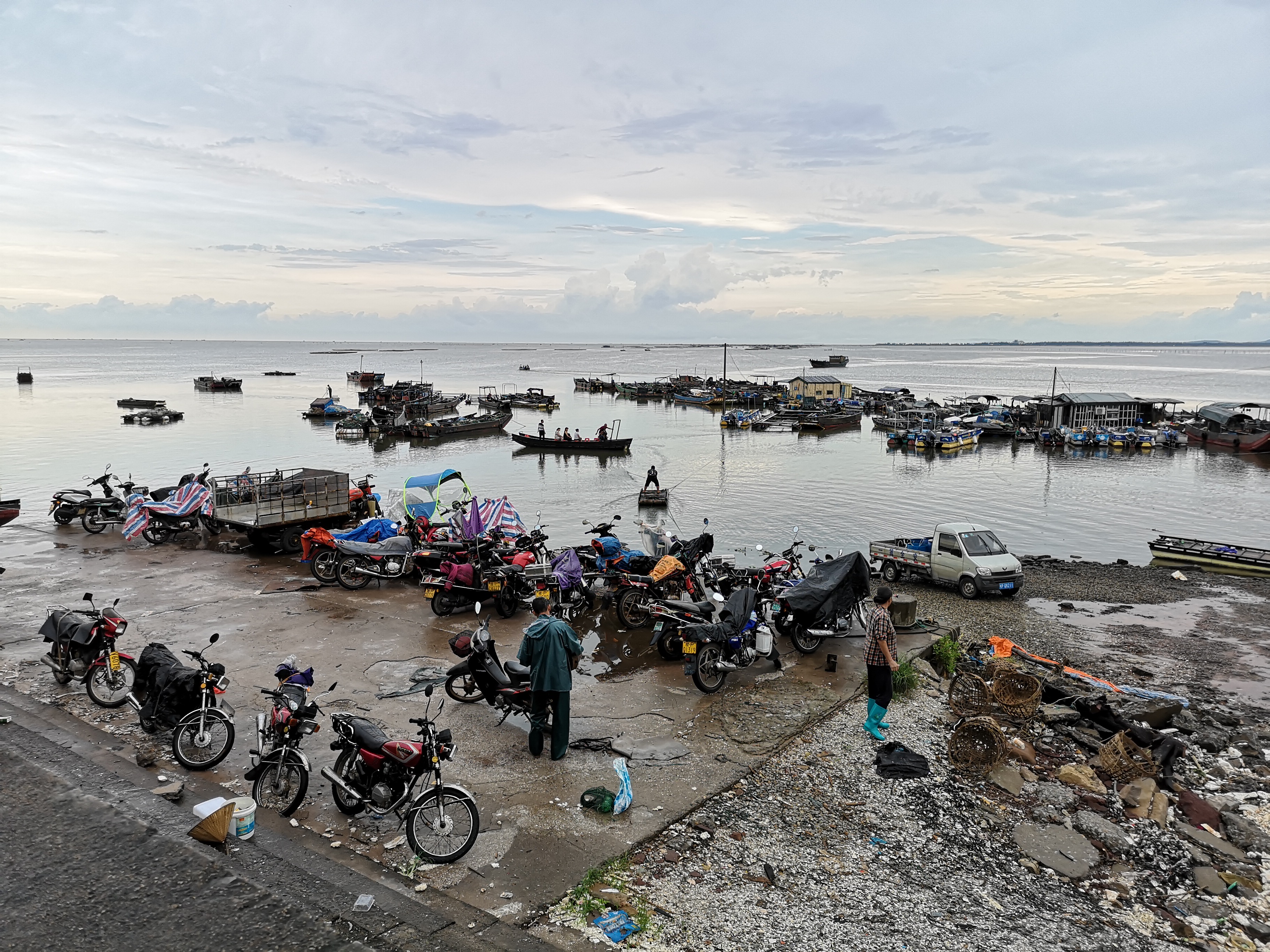 银滩吃海鲜攻略,银滩海鲜大餐推荐