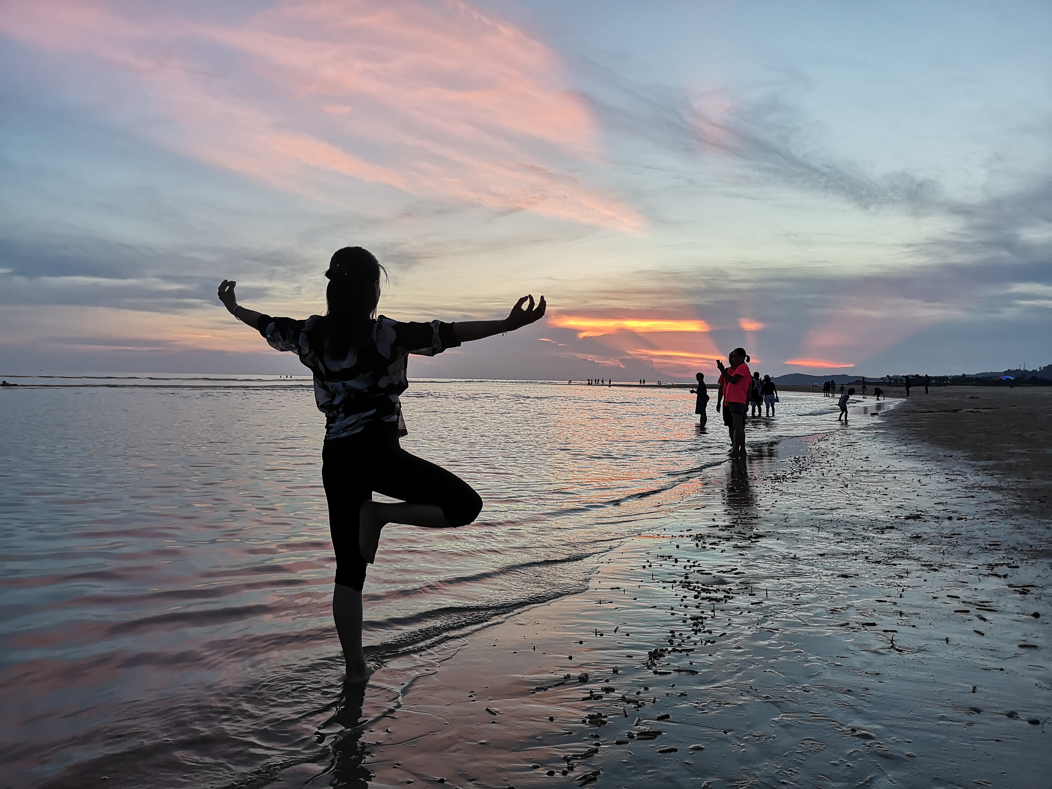 银滩吃海鲜攻略,银滩海鲜大餐推荐