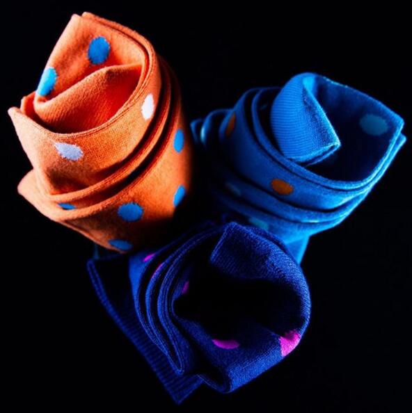 80岁仍旧“玩时尚”？一生一事，小小袜子做成大事业