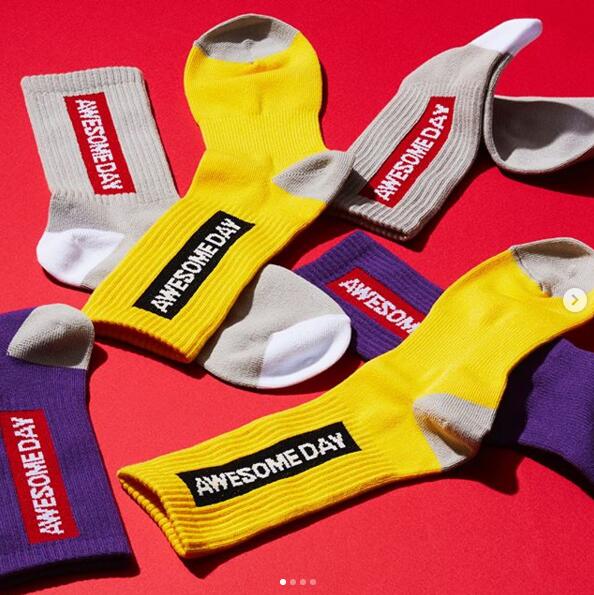 80岁仍旧“玩时尚”？一生一事，小小袜子做成大事业