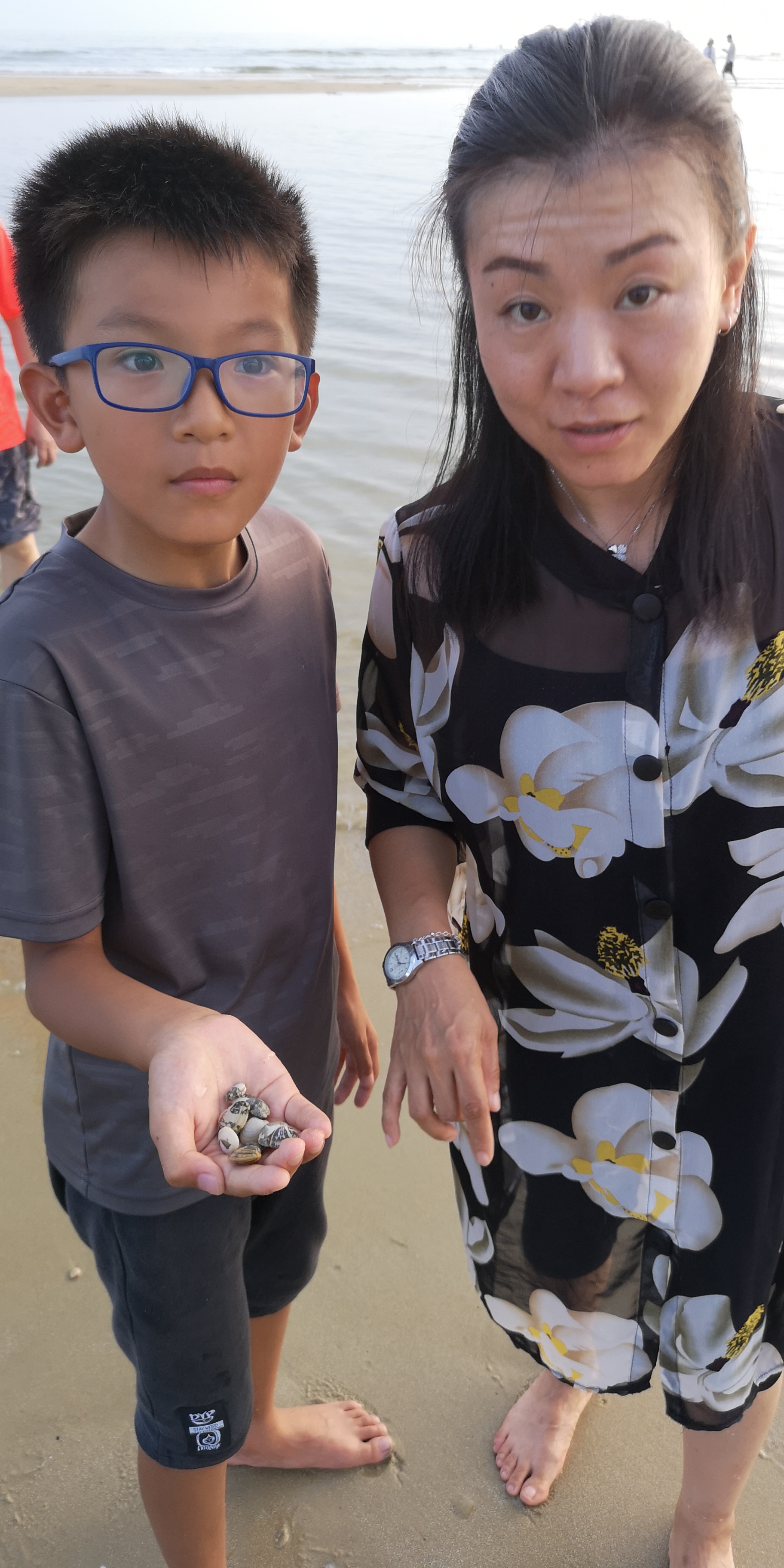 银滩吃海鲜攻略,银滩海鲜大餐推荐