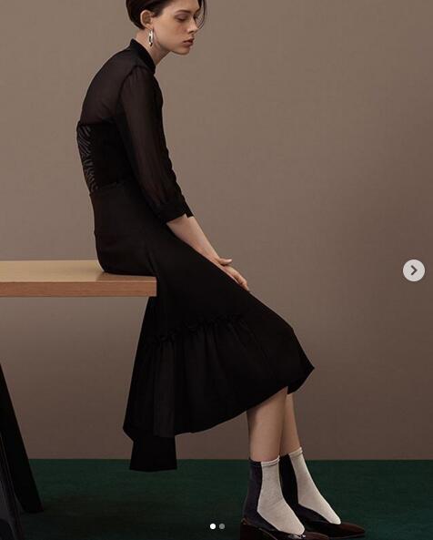 80岁仍旧“玩时尚”？一生一事，小小袜子做成大事业