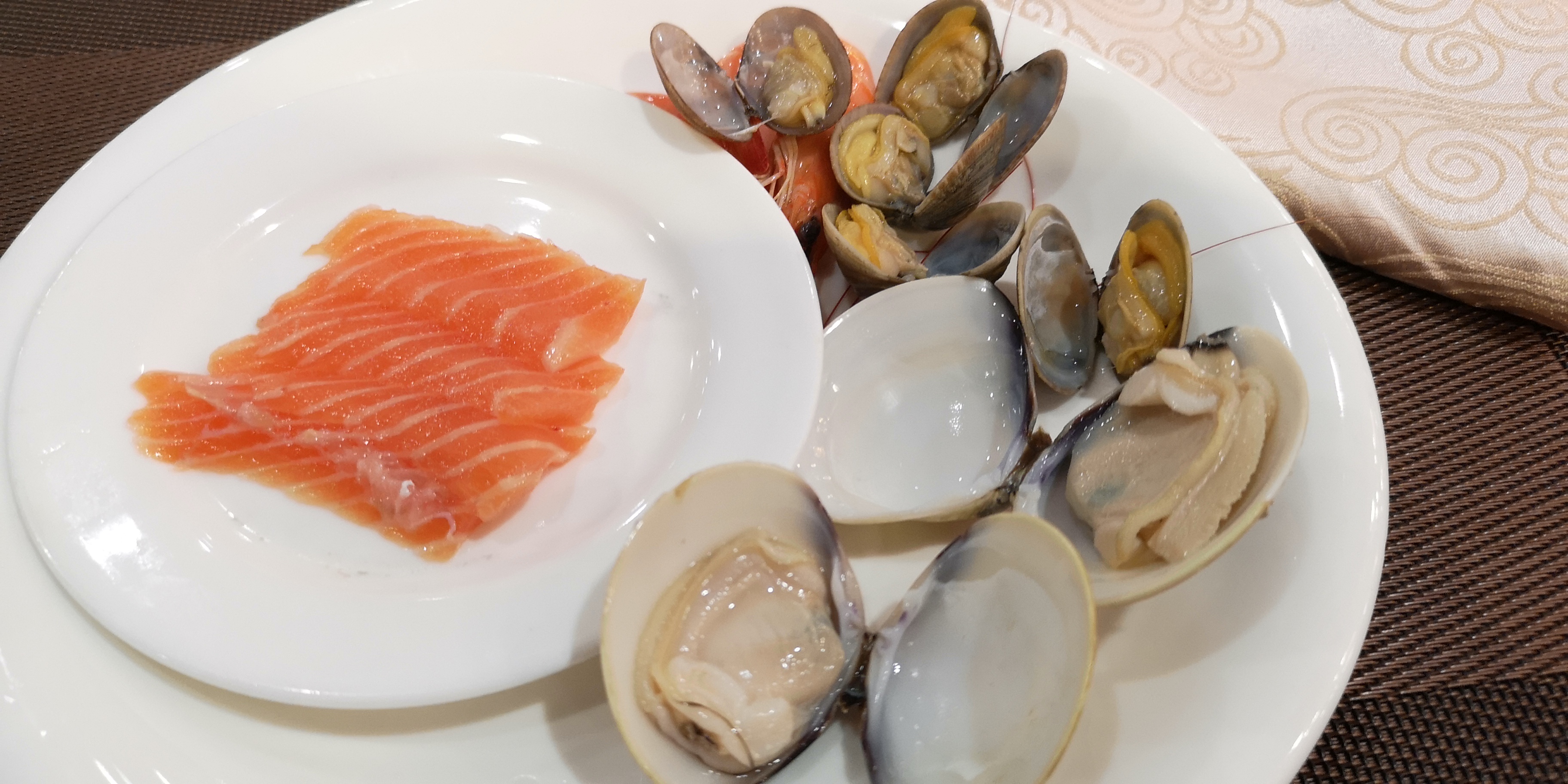 银滩吃海鲜攻略,银滩海鲜大餐推荐