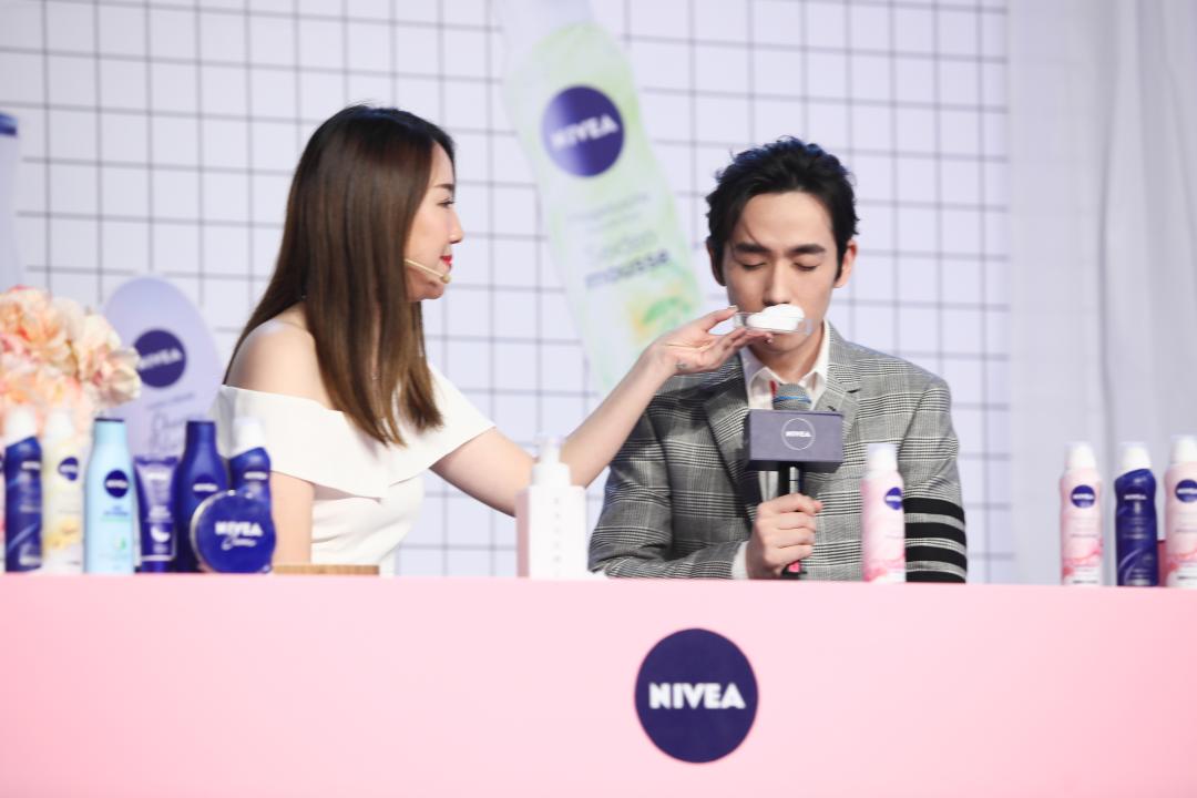 朱一龙迪丽热巴同款,朱一龙网红