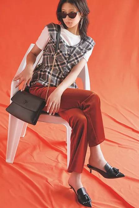 英伦圆头中跟粗跟单鞋搭配,新款圆头平底鞋秋季穿搭