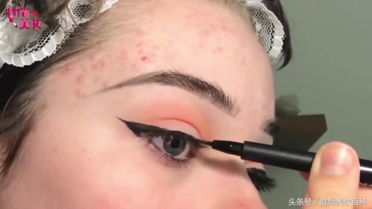 新手化妆如何找到适合自己的妆容,新手化妆简单好看的妆容教程