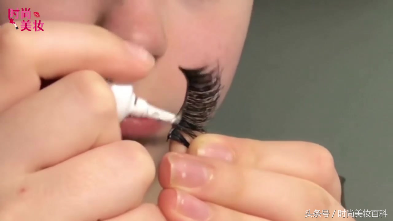 新手化妆如何找到适合自己的妆容,新手化妆简单好看的妆容教程