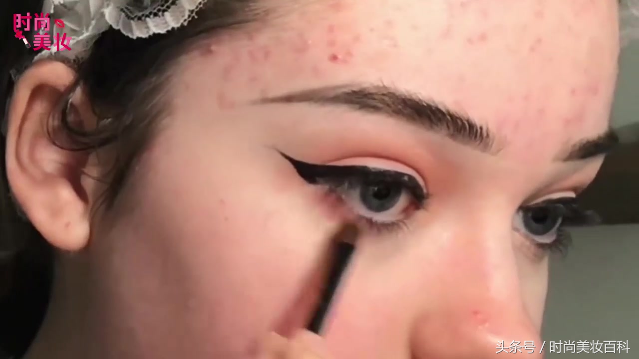 新手化妆如何找到适合自己的妆容,新手化妆简单好看的妆容教程