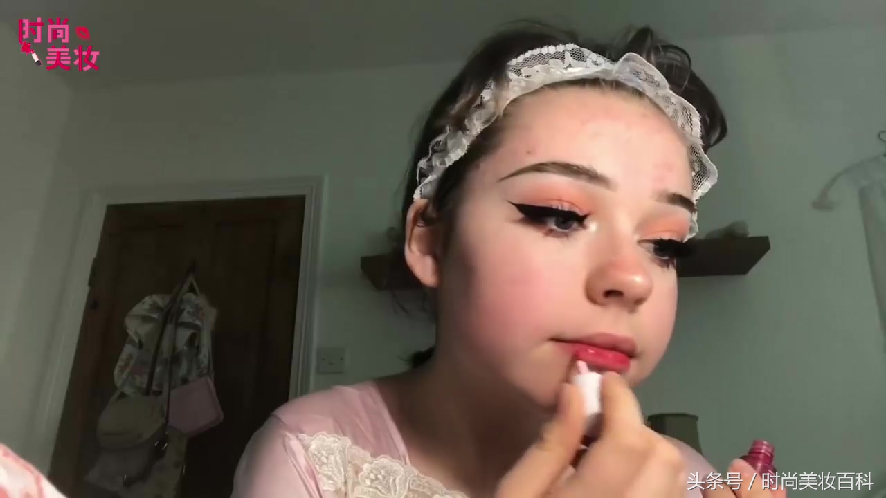 新手化妆如何找到适合自己的妆容,新手化妆简单好看的妆容教程