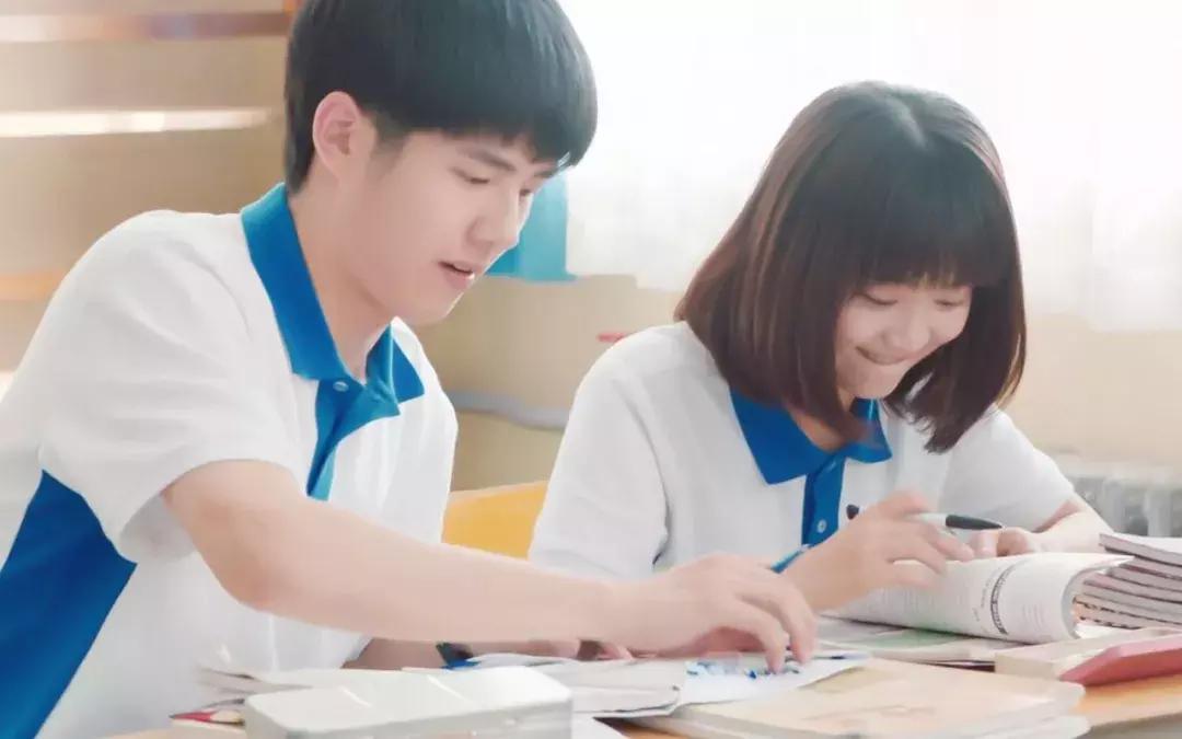 我喜欢上了班里的男孩怎么办,我喜欢上女家长怎么办