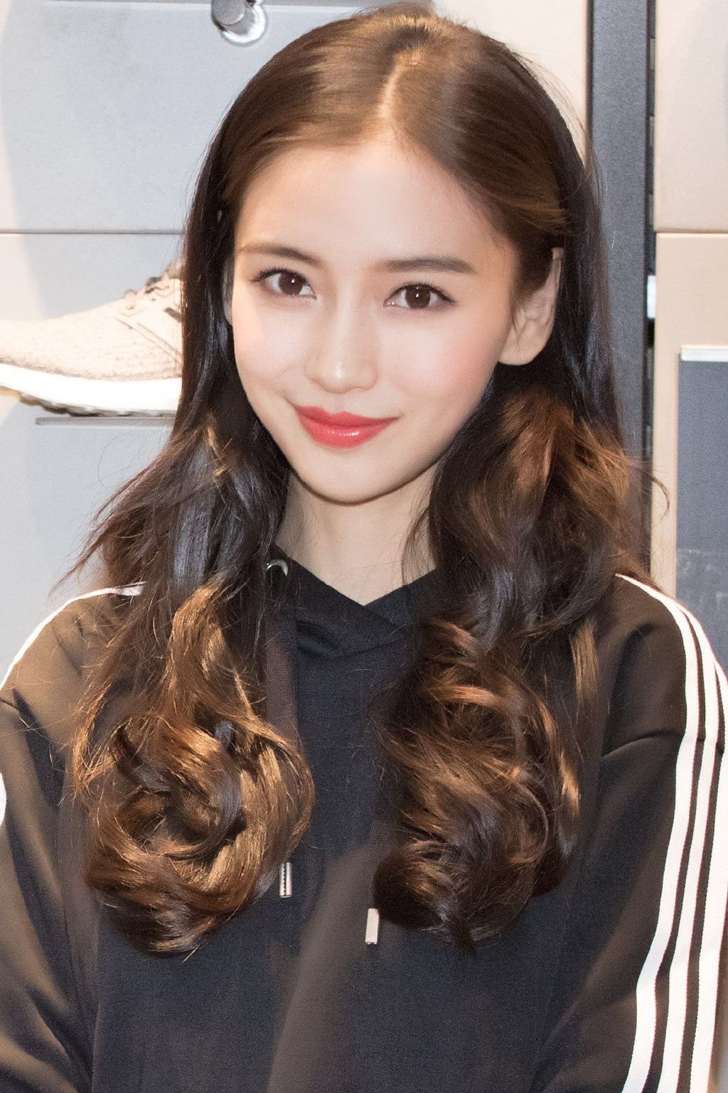 baby杨颖真剃成寸头了吗,baby早期短发照片