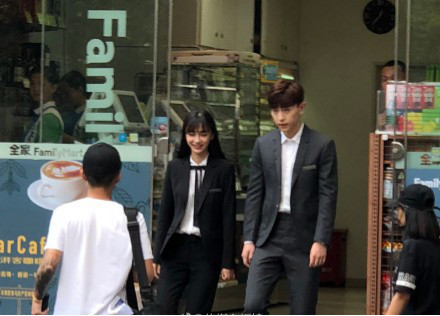 baby杨颖真剃成寸头了吗,baby早期短发照片