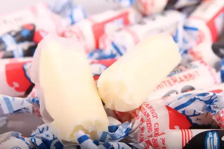 润唇膏大白兔奶糖味,大白兔奶糖和老干妈