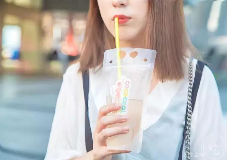 泰国椰壳冰淇淋,泰国街头椰奶冰淇淋