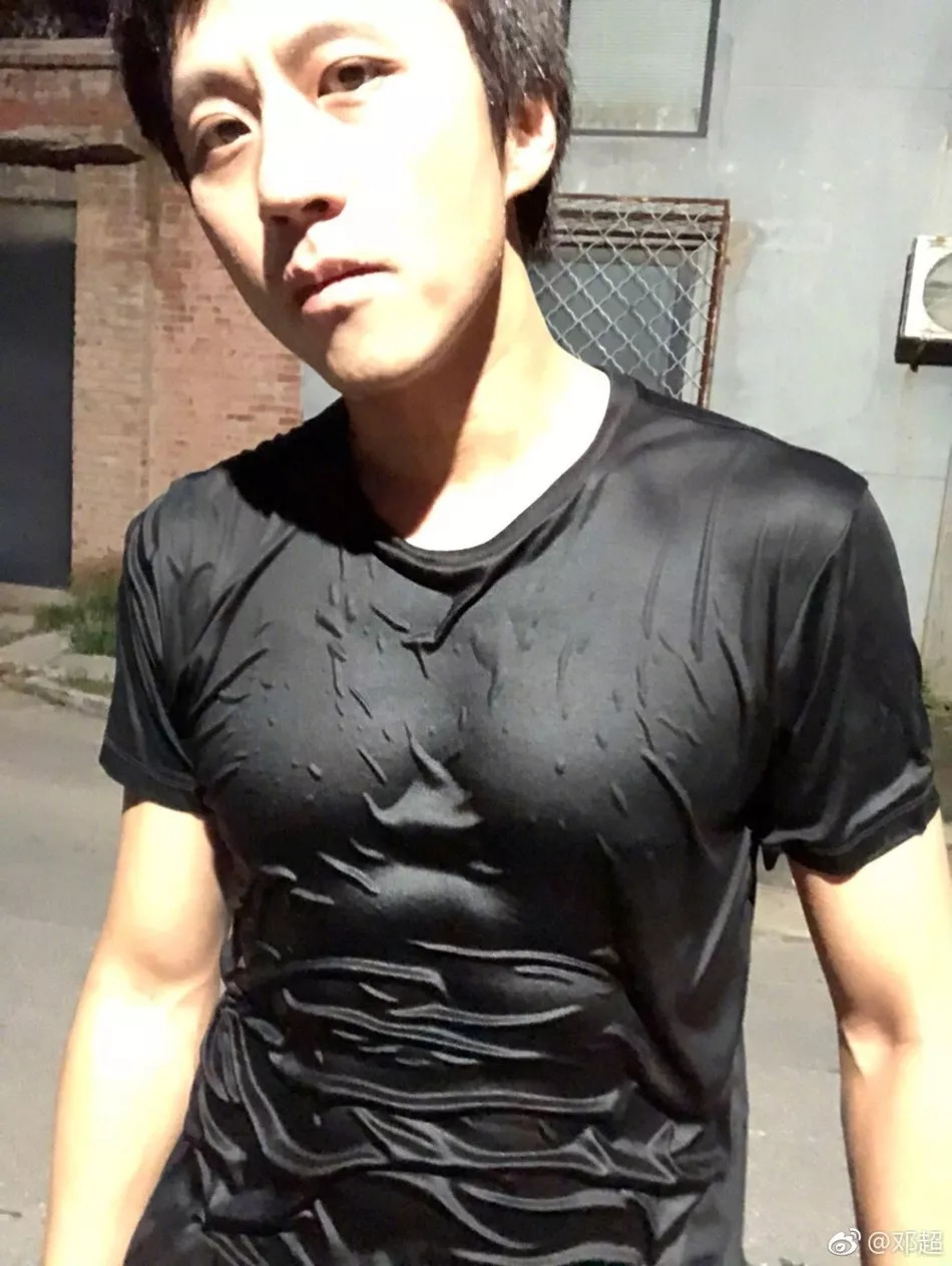 邓超为新戏暴瘦40斤，晕厥6次，网友：“简直是中国版阿米尔汗”