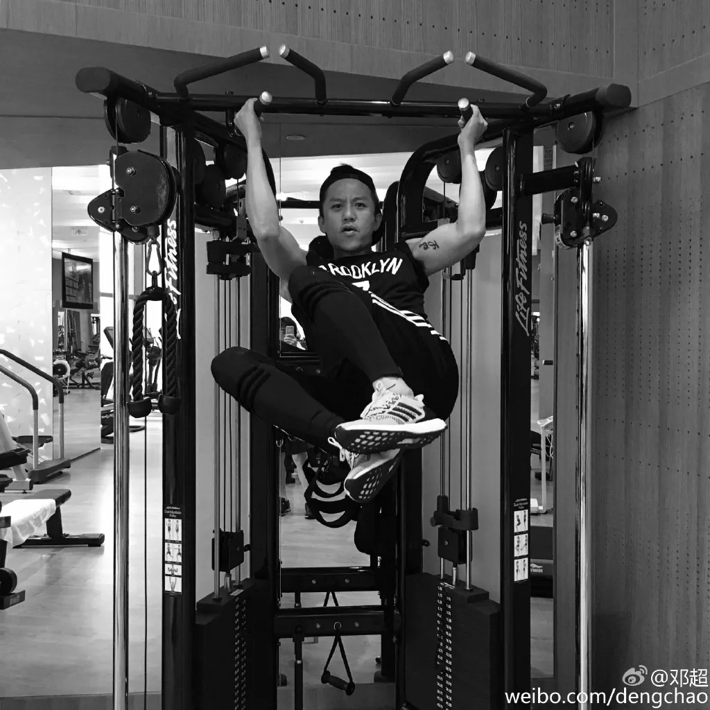 邓超为新戏暴瘦40斤，晕厥6次，网友：“简直是中国版阿米尔汗”