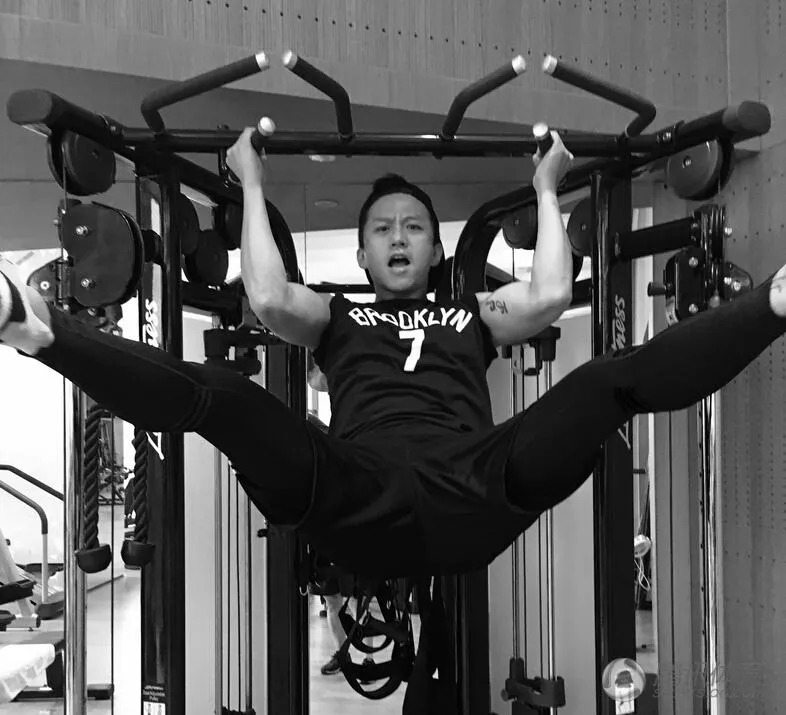 邓超为新戏暴瘦40斤，晕厥6次，网友：“简直是中国版阿米尔汗”