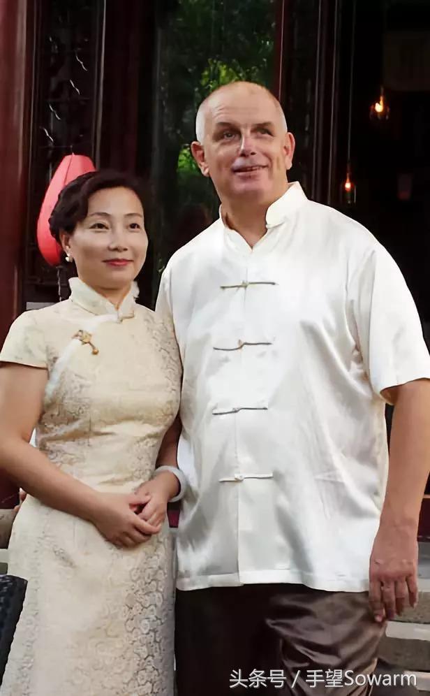 英国大叔在苏州做玉雕,英国人在苏州做玉雕