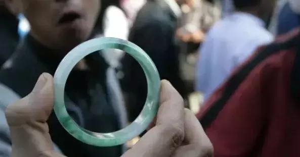 缅甸曼德勒翡翠市场最新事件,缅甸曼德勒翡翠市场突发情况