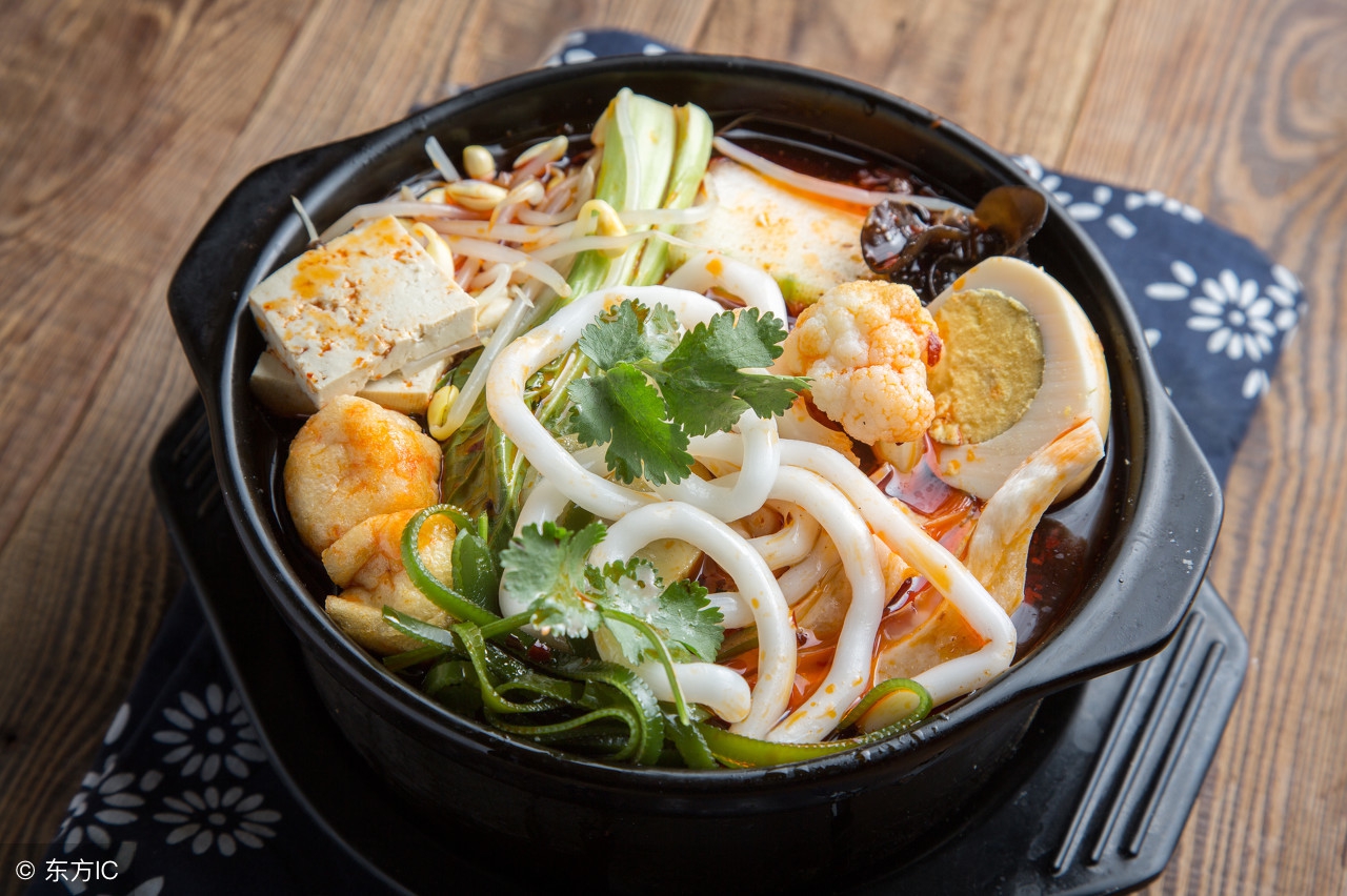 砂锅土豆粉的做法及配料,土豆粉配料成分有哪些呢