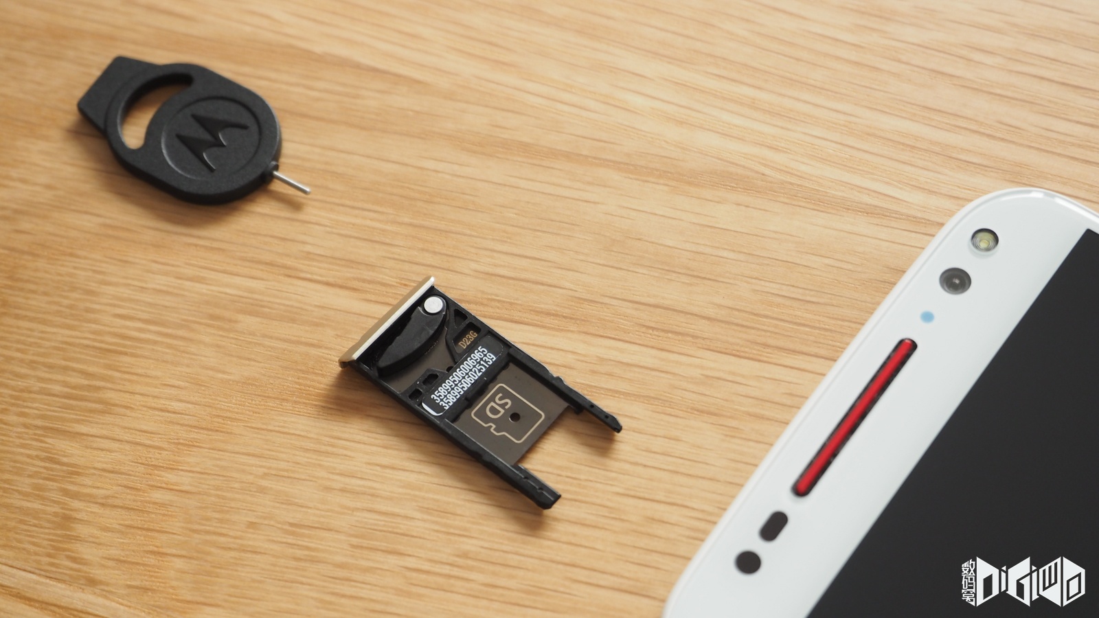 鍙屽崱鍗℃墭,鑻规灉鍙屽崱鍗℃墭