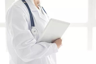 单眼皮女生暑假变双眼皮,上学单眼皮变成双眼皮了