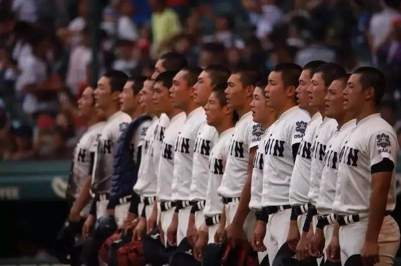 从贫民窟逆袭足球队,从贫民窟到篮球巨星