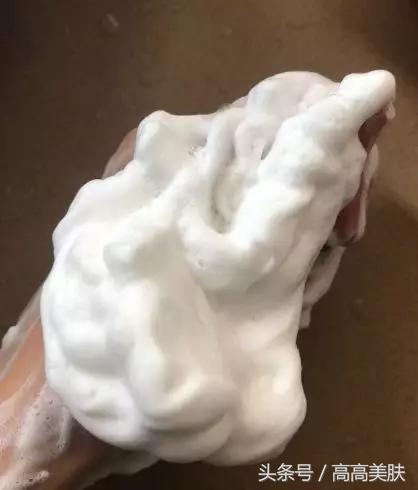 生活需要仪式感，而洗脸需要vidivici女神洗面奶！