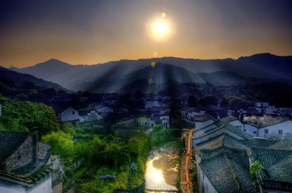 国内最撩人的20个金秋童话,国内最美的十大海滨城市