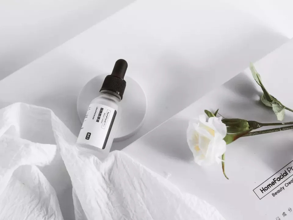 是时候对国货改观了!今年最值得入手的护肤神器,28天就白了一个度