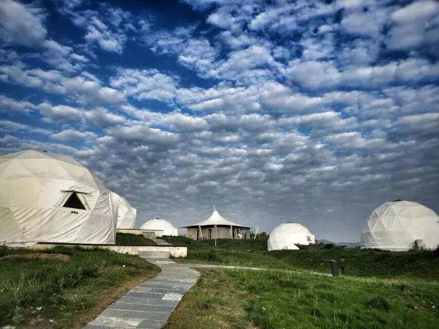 这些民宿藏着千岛湖99%的美，蓝天白云、绿水红叶，邂逅最美秋色