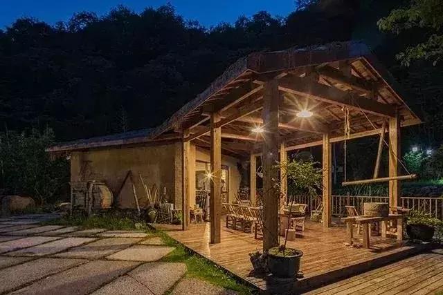 这些民宿藏着千岛湖99%的美，蓝天白云、绿水红叶，邂逅最美秋色