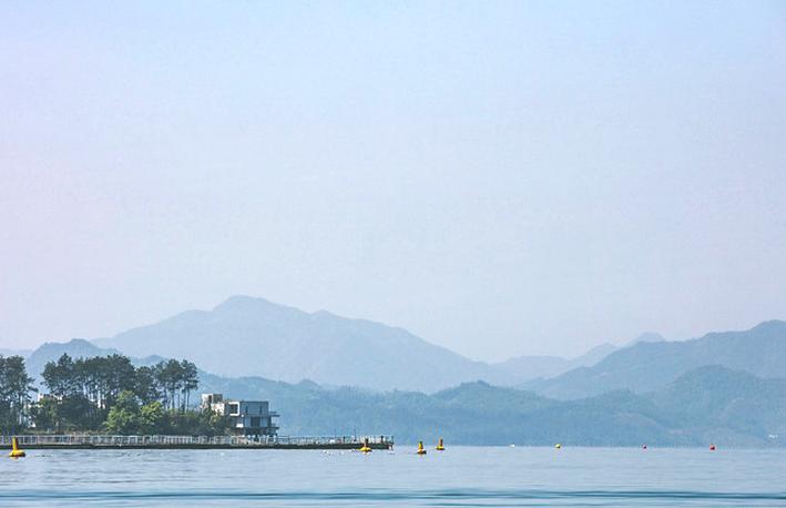 黄山太平湖碧波如镜,太平湖如一幅水墨